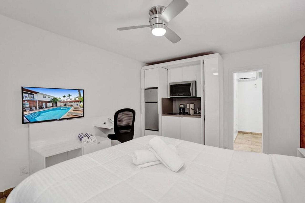 Waves Beach Town Cozy Studio Apartment Помпано-Біч Екстер'єр фото